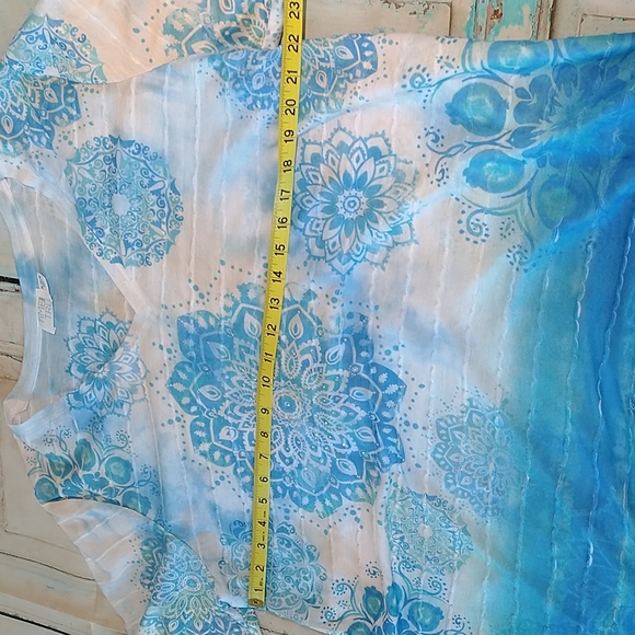 Time And Tru Blue/White Floral Mandela Pattern V Neck Long Sleeve Flowy Shirt - Picture 6 of 8